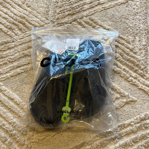 Size 6 Dylan Crocs clogs - Picture 5 of 6